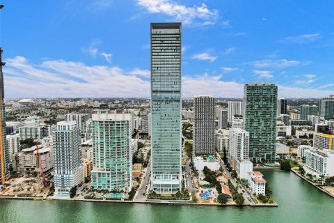 Condominio en venta en Miami, Florida, 2 dormitorios № 1859393 - foto 1