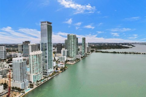 Condominio en venta en Miami, Florida, 2 dormitorios № 1859393 - foto 2