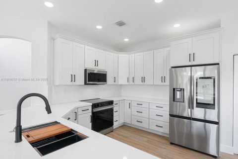 Villa ou maison à vendre à Lake Worth, Floride: 4 chambres, 248.33 m2 № 1975171 - photo 24