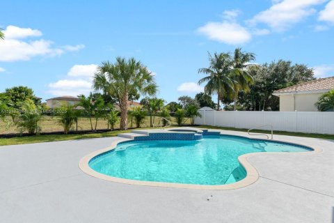 Villa ou maison à vendre à Lake Worth, Floride: 4 chambres, 248.33 m2 № 1975171 - photo 15