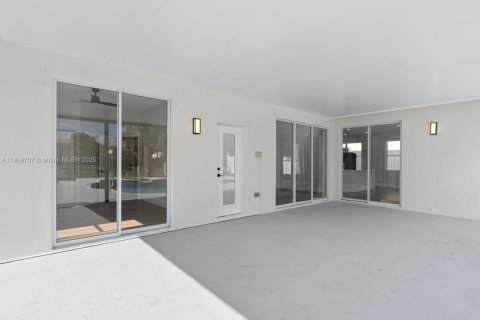Villa ou maison à vendre à Lake Worth, Floride: 4 chambres, 248.33 m2 № 1975171 - photo 9