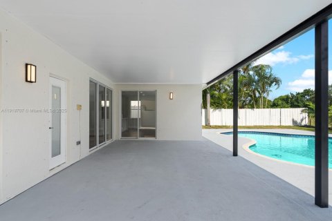 Villa ou maison à vendre à Lake Worth, Floride: 4 chambres, 248.33 m2 № 1975171 - photo 8