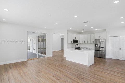 Villa ou maison à vendre à Lake Worth, Floride: 4 chambres, 248.33 m2 № 1975171 - photo 23