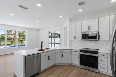 Villa ou maison à vendre à Lake Worth, Floride: 4 chambres, 248.33 m2 № 1975171 - photo 27