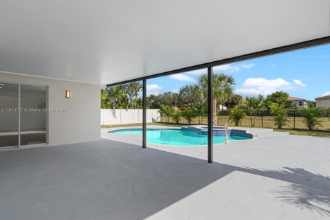 Villa ou maison à vendre à Lake Worth, Floride: 4 chambres, 248.33 m2 № 1975171 - photo 6