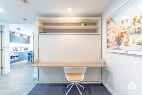 Condo in Miami, Florida  № 2057543 - photo 17