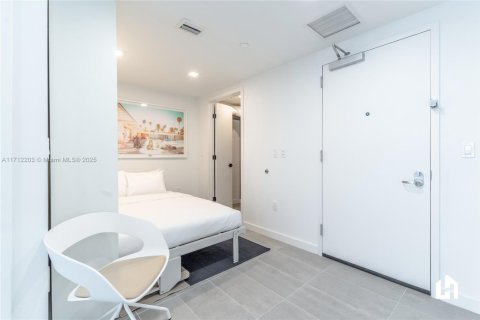 Condo in Miami, Florida  № 2057543 - photo 18