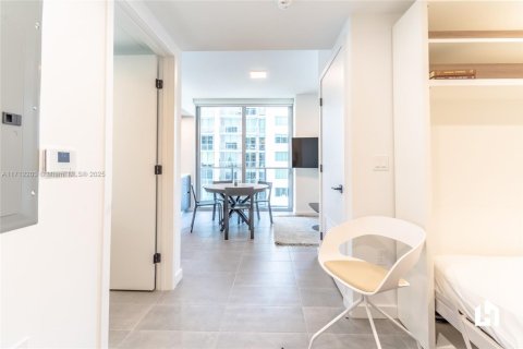 Condo in Miami, Florida  № 2057543 - photo 19