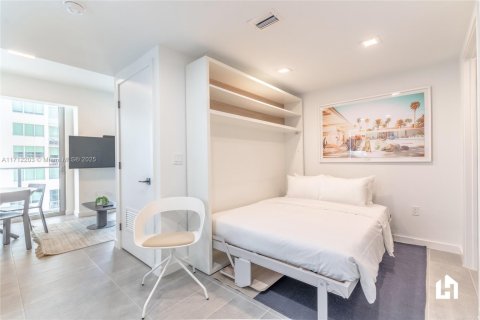 Condo in Miami, Florida  № 2057543 - photo 14