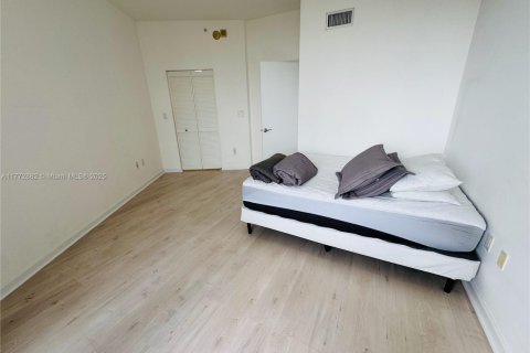 Condo in Aventura, Florida, 1 bedroom  № 1692224 - photo 21
