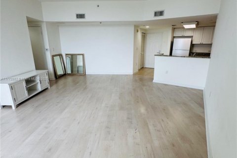 Condo in Aventura, Florida, 1 bedroom  № 1692224 - photo 12
