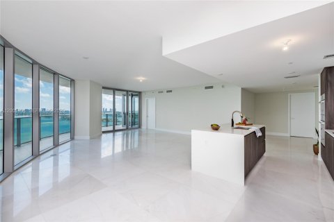 Copropriété à vendre à Miami, Floride: 3 chambres, 187.48 m2 № 2170581 - photo 17