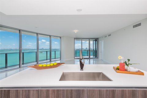 Copropriété à vendre à Miami, Floride: 3 chambres, 187.48 m2 № 2170581 - photo 13
