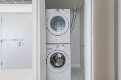 Copropriété à vendre à Miami, Floride: 3 chambres, 187.48 m2 № 2170581 - photo 29