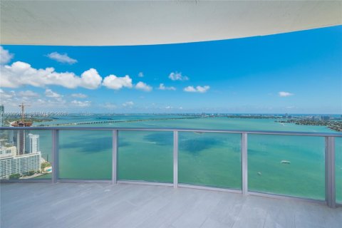 Condo à Miami, Floride, 3 chambres  № 2170581