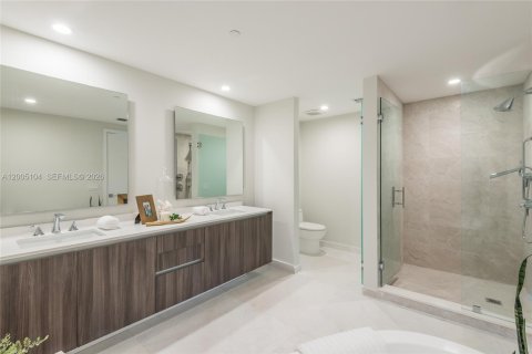 Copropriété à vendre à Miami, Floride: 3 chambres, 187.48 m2 № 2170581 - photo 25