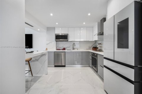 Copropriété à vendre à Hallandale Beach, Floride: 2 chambres, 132.11 m2 № 1977911 - photo 8