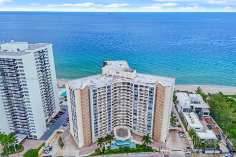 Copropriété à vendre à Hallandale Beach, Floride: 2 chambres, 132.11 m2 № 1977911 - photo 1