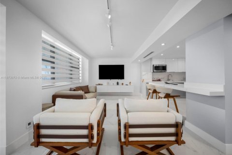 Copropriété à vendre à Hallandale Beach, Floride: 2 chambres, 132.11 m2 № 1977911 - photo 17