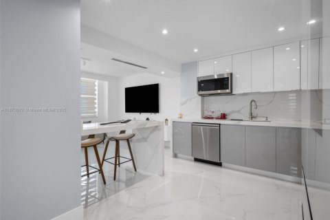 Copropriété à vendre à Hallandale Beach, Floride: 2 chambres, 132.11 m2 № 1977911 - photo 9