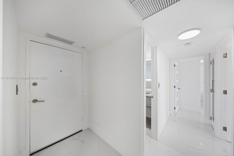 Copropriété à vendre à Hallandale Beach, Floride: 2 chambres, 132.11 m2 № 1977911 - photo 4