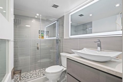 Copropriété à vendre à Hallandale Beach, Floride: 2 chambres, 132.11 m2 № 1977911 - photo 19