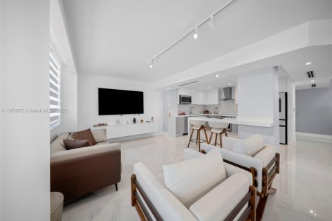 Copropriété à vendre à Hallandale Beach, Floride: 2 chambres, 132.11 m2 № 1977911 - photo 18