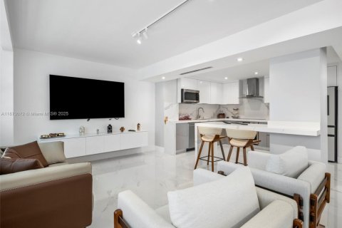 Copropriété à vendre à Hallandale Beach, Floride: 2 chambres, 132.11 m2 № 1977911 - photo 15