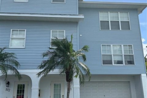 Townhouse in Rotonda, Florida 3 bedrooms, 189.89 sq.m. № 1759357 - photo 3