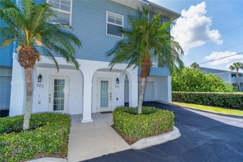 Townhouse in Rotonda, Florida 3 bedrooms, 189.89 sq.m. № 1759357 - photo 4
