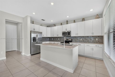 House in Royal Palm Beach, Florida 4 bedrooms, 239.97 sq.m. № 1947885 - photo 23