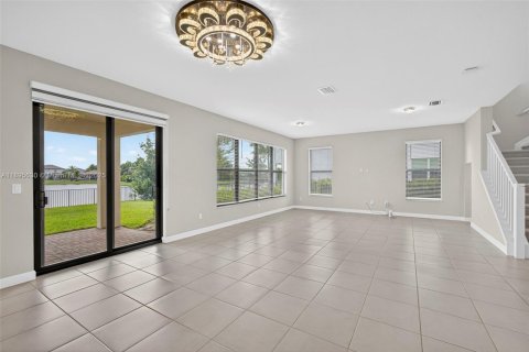 House in Royal Palm Beach, Florida 4 bedrooms, 239.97 sq.m. № 1947885 - photo 21