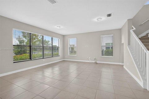 House in Royal Palm Beach, Florida 4 bedrooms, 239.97 sq.m. № 1947885 - photo 16