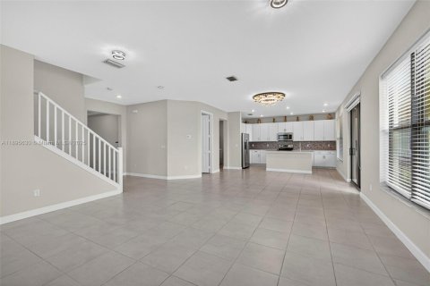 House in Royal Palm Beach, Florida 4 bedrooms, 239.97 sq.m. № 1947885 - photo 18