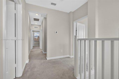 House in Royal Palm Beach, Florida 4 bedrooms, 239.97 sq.m. № 1947885 - photo 30