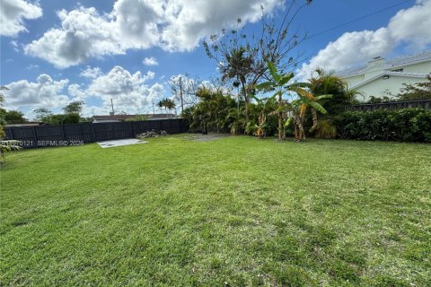 Casa en alquiler en Miami, Florida, 3 dormitorios, 149.85 m2 № 2031025 - foto 4