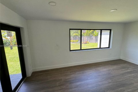 Casa en alquiler en Miami, Florida, 3 dormitorios, 149.85 m2 № 2031025 - foto 8
