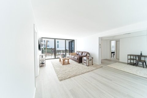 Copropriété à vendre à South Palm Beach, Floride: 2 chambres, 131.64 m2 № 2176080 - photo 2