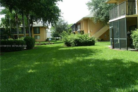 Condo in Hollywood, Florida, 2 bedrooms № 2021798 - photo 6