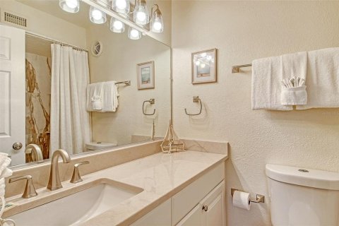 Condo in Sarasota, Florida, 2 bedrooms  № 1722584 - photo 7