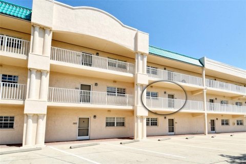 Condo in Sarasota, Florida, 2 bedrooms  № 1722584 - photo 10