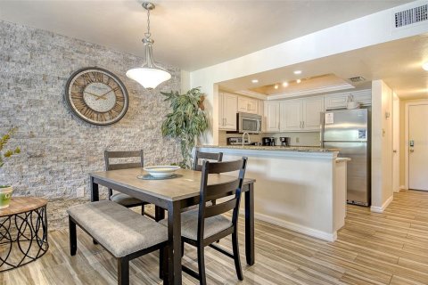 Condo in Sarasota, Florida, 2 bedrooms  № 1722584 - photo 18