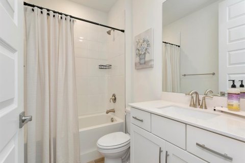 House in Parrish, Florida 5 bedrooms, 353.4 sq.m. № 2209616 - photo 7