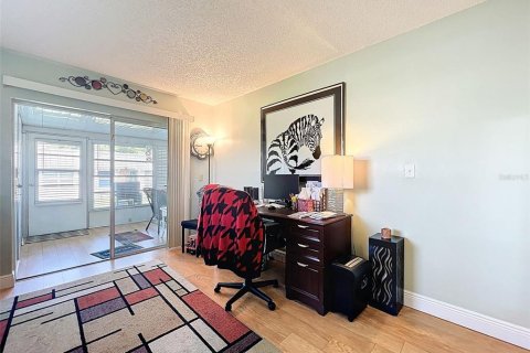 Condo in New Port Richey, Florida, 2 bedrooms  № 1855730 - photo 22
