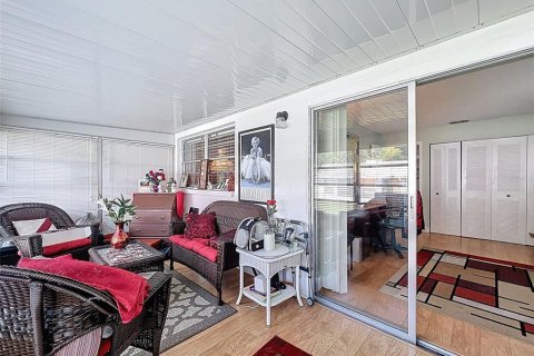 Condo in New Port Richey, Florida, 2 bedrooms  № 1855730 - photo 30