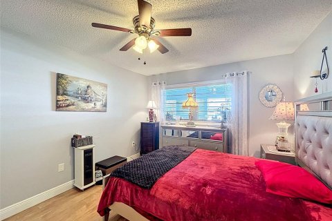 Condo in New Port Richey, Florida, 2 bedrooms  № 1855730 - photo 27