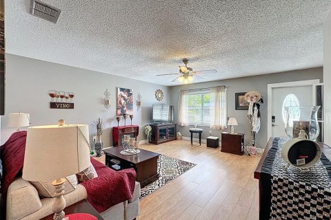 Copropriété à vendre à New Port Richey, Floride: 2 chambres, 91.42 m2 № 1855730 - photo 5