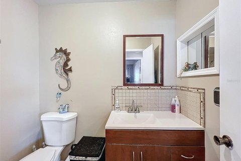 Condo in New Port Richey, Florida, 2 bedrooms  № 1855730 - photo 24