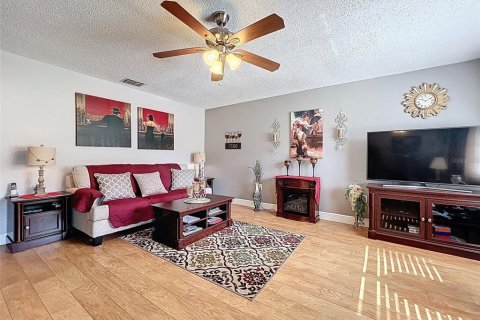 Condo in New Port Richey, Florida, 2 bedrooms  № 1855730 - photo 6