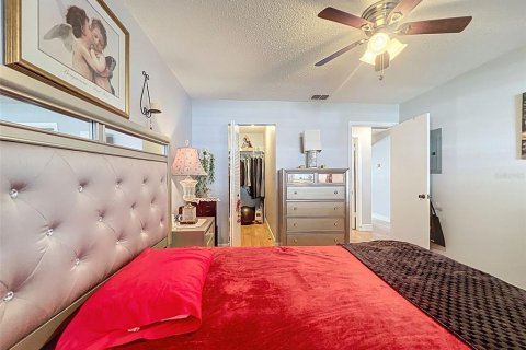 Condo in New Port Richey, Florida, 2 bedrooms  № 1855730 - photo 28